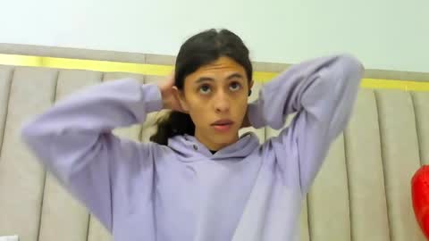 Snapshot of freyamoller_ chatting on May 7, 7:52 pm FreyaMoller online show from May 7, 7:52 pm