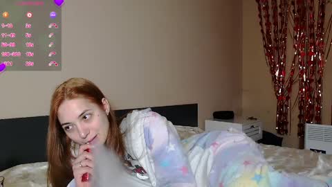 FreyaOliver online show from March 29, 9:04 pm