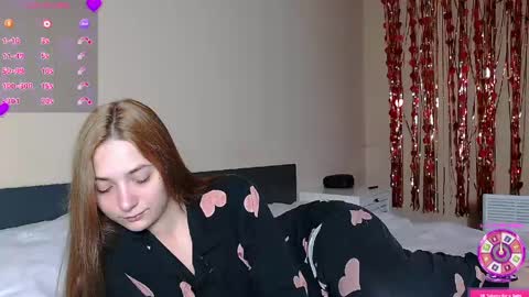 FreyaOliver online show from April 18, 8:42 pm