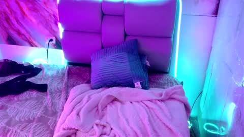 Snapshot of freyja_01 chatting on March 10, 2:28 am Freyja online show from March 10, 2:28 am