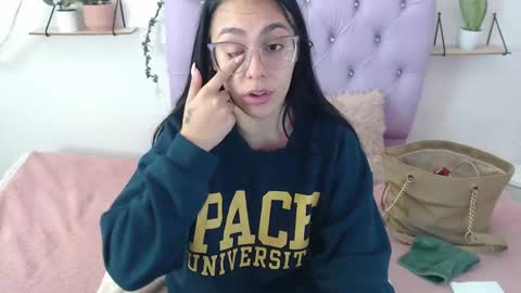 Snapshot of freyja_01 chatting on September 19, 7:03 pm Freyja online show from September 19, 7:03 pm