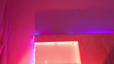 FREYJA LOREN online show from December 13, 7:25 am