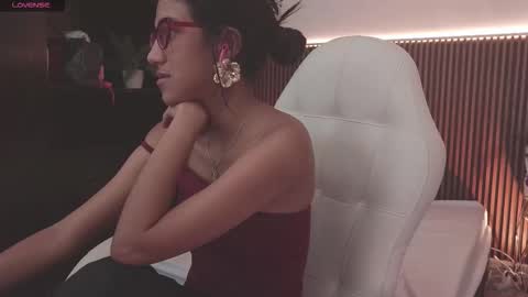 freyjja  online show from March 17, 7:28 pm