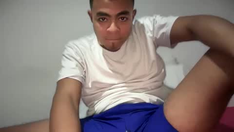 Snapshot of freyva_ chatting on February 1, 12:51 am freyva_ online show from February 1, 12:51 am