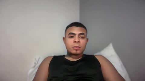 Snapshot of freyva_ chatting on February 15, 3:42 am freyva_ online show from February 15, 3:42 am