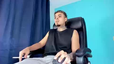 Snapshot of freyva_ chatting on September 13, 11:48 pm freyva_ online show from September 13, 11:48 pm