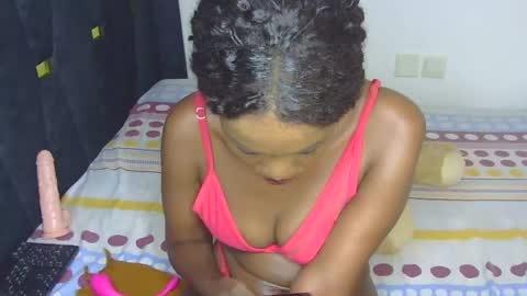 Snapshot of frianmak chatting on February 12, 7:44 am Frian online show from February 12, 7:44 am