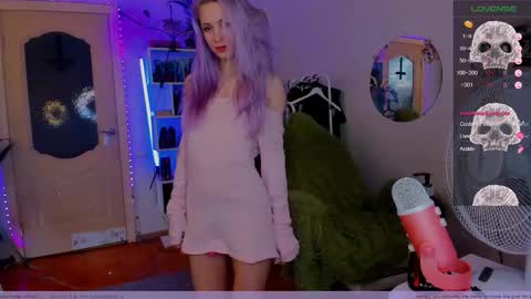 Frida A boost to fortune for the one who gives a thumbs up and a bonus lucky for those who support me by joining the fanclub online show from November 10, 9:25 pm