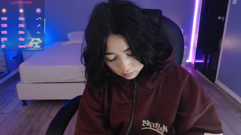 frida_lassi_ online show from January 25, 11:34 am