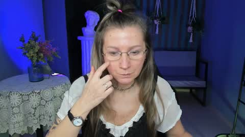 Snapshot of fridatander chatting on January 27, 9:02 am Frida Tander online show from January 27, 9:02 am