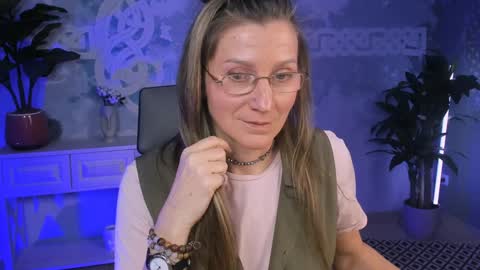 Snapshot of fridatander chatting on February 7, 5:40 pm Frida Tander online show from February 7, 5:40 pm