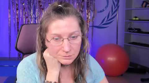 Snapshot of fridatander chatting on February 24, 3:20 pm Frida Tander online show from February 24, 3:20 pm