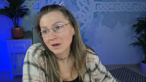 Snapshot of fridatander chatting on March 7, 8:44 pm Frida Tander online show from March 7, 8:44 pm