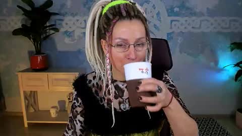 Frida Tander online show from February 4, 5:13 am