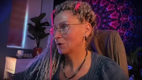 Frida Tander online show from May 30, 5:15 am
