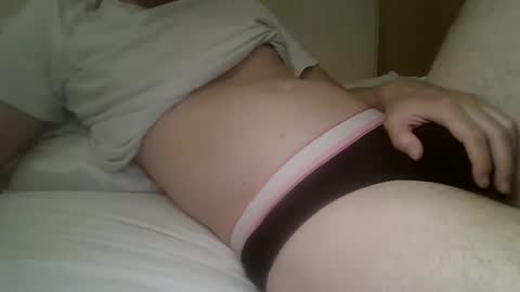 friendly_frank_18 online show from May 22, 8:36 pm