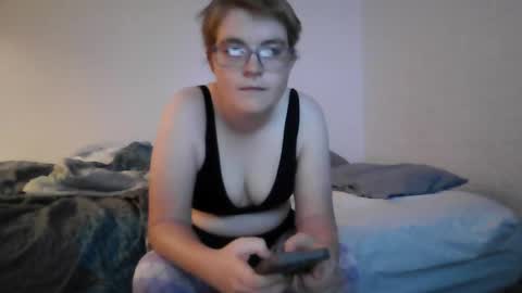friendly_treat8211 online show from July 6, 3:36 am