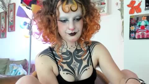 Snapshot of friskyflowers chatting on June 11, 9:24 pm cherry online show from June 11, 9:24 pm