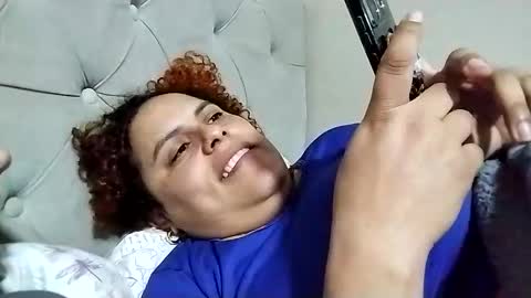 Snapshot of frizzy_girl chatting on September 23, 2:36 am Frizzy girl online show from September 23, 2:36 am