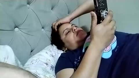 Snapshot of frizzy_girl chatting on October 11, 3:39 am Frizzy girl online show from October 11, 3:39 am