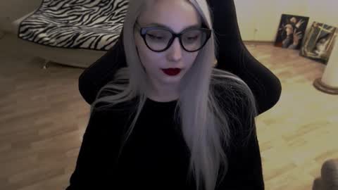 Snapshot of fromsun_forsoul chatting on October 8, 11:02 pm Lilith online show from October 8, 11:02 pm