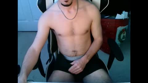 frostedtip06 online show from March 8, 6:39 am