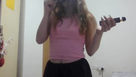 Snapshot of frostsugar chatting on June 17, 8:10 pm Kate online show from June 17, 8:10 pm