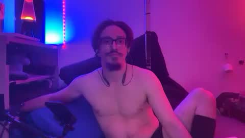 Snapshot of ftmwithglasses chatting on February 11, 3:22 am Nerdy trans man friends sometimes online show from February 11, 3:22 am