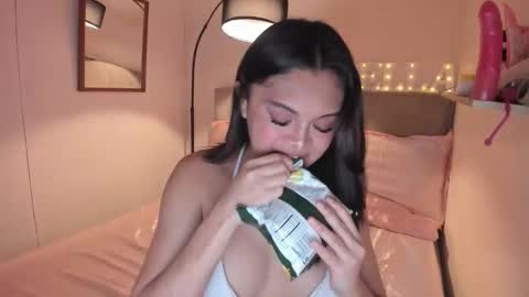 ella online show from March 13, 5:41 pm