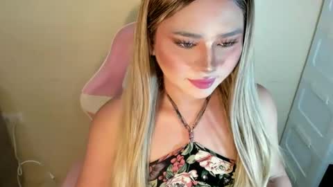 Snapshot of fuckdoll_rain chatting on April 5, 1:30 pm R A I N M O R A L E S G M A I L . C O M online show from April 5, 1:30 pm