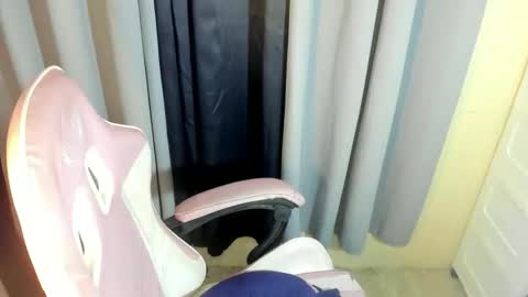 Snapshot of fuckdoll_rain chatting on April 9, 10:04 pm R A I N M O R A L E S G M A I L . C O M online show from April 9, 10:04 pm