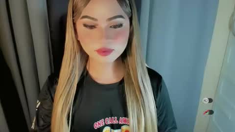 Snapshot of fuckdoll_rain chatting on May 7, 5:24 am R A I N M O R A L E S G M A I L . C O M online show from May 7, 5:24 am