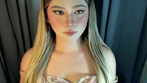 Snapshot of fuckdoll_rain chatting on May 19, 4:30 am R A I N M O R A L E S G M A I L . C O M online show from May 19, 4:30 am