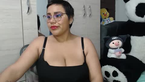 Mia and Gary  online show from December 14, 2:50 am