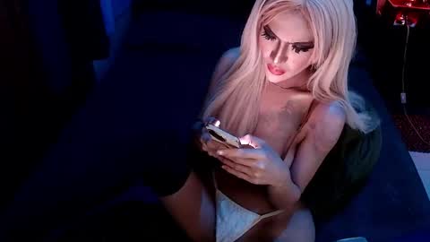QUEEN OF COMMAND and CUMDUNGEON9 online show from May 26, 12:23 pm
