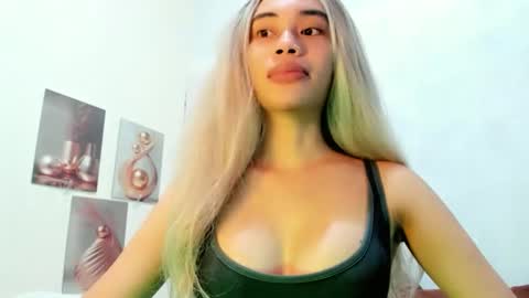 fuckingsexy143 online show from May 4, 2:40 am