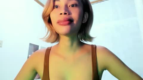 fuckingsexy143 online show from May 7, 2:17 am
