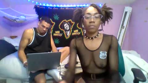 Snapshot of fuckitwehere chatting on November 15, 4:32 am fuckitwehere online show from November 15, 4:32 am