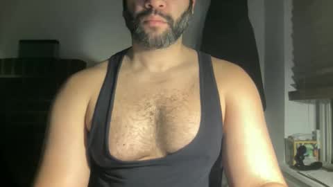 Snapshot of fuckyeahcoach chatting on January 17, 10:09 am Muscle Bear Jock in Training online show from January 17, 10:09 am