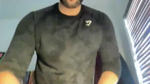 Snapshot of fuckyeahcoach chatting on March 29, 7:58 pm Muscle Bear Jock in Training online show from March 29, 7:58 pm