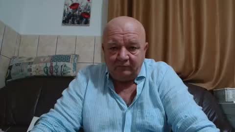 Snapshot of fullballs6 chatting on December 15, 1:24 am fullballs6 online show from December 15, 1:24 am