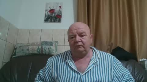 Snapshot of fullballs6 chatting on December 30, 2:09 am fullballs6 online show from December 30, 2:09 am