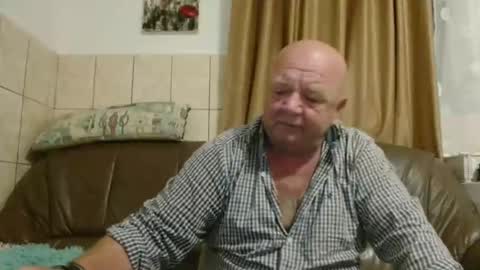 Snapshot of fullballs6 chatting on September 19, 2:13 am fullballs6 online show from September 19, 2:13 am