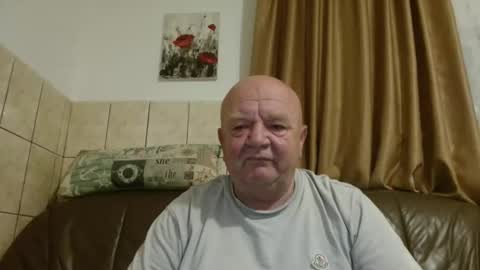 Snapshot of fullballs6 chatting on October 15, 2:55 am fullballs6 online show from October 15, 2:55 am