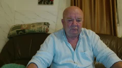 Snapshot of fullballs6 chatting on December 1, 3:00 am fullballs6 online show from December 1, 3:00 am