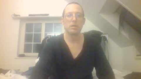 Snapshot of funneltunnel chatting on April 5, 5:54 pm funneltunnel online show from April 5, 5:54 pm