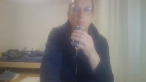 Snapshot of funneltunnel chatting on April 6, 5:36 pm funneltunnel online show from April 6, 5:36 pm