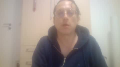 Snapshot of funneltunnel chatting on April 11, 10:41 am funneltunnel online show from April 11, 10:41 am