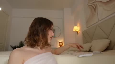 Snapshot of funny_to_see_you_here chatting on July 8, 12:42 pm Katy Noel - online show from July 8, 12:42 pm