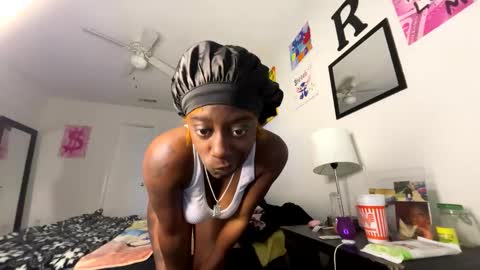 Snapshot of funsiizebratt chatting on November 29, 6:55 pm Funsiizebratt online show from November 29, 6:55 pm